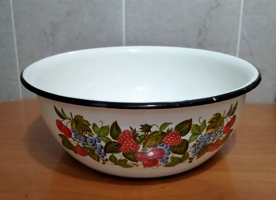 Чаша эмалированная (советская)