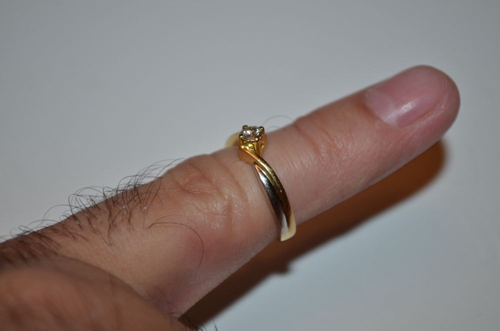 INEL AUR galben si alb 18K + 1 Diamant = 0.17ct. - Solitaire - Logodna