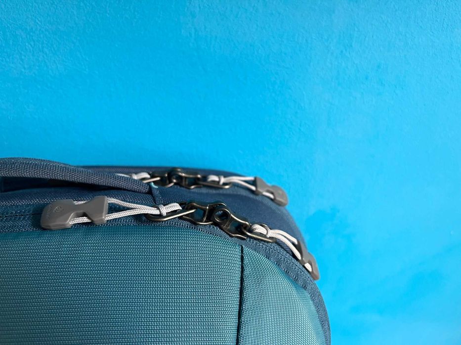 Раница Deuter Aviant Carry On 28 в размер за ръчен багаж за самолет