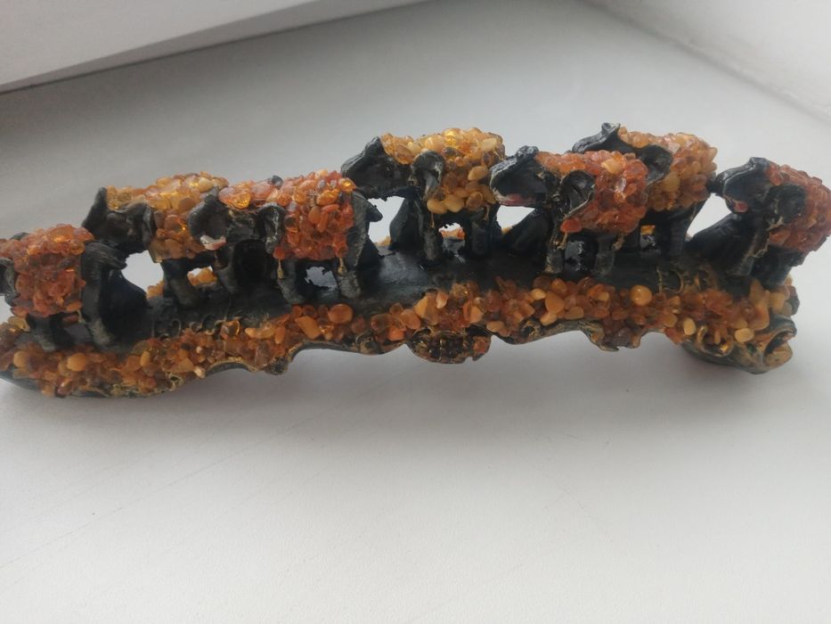 Продаю "Зоопарк"статуэточный