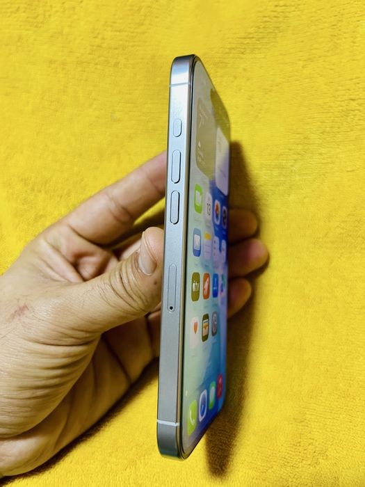 Dezmembrez Iphone 15 pro 256gb camarele defecte