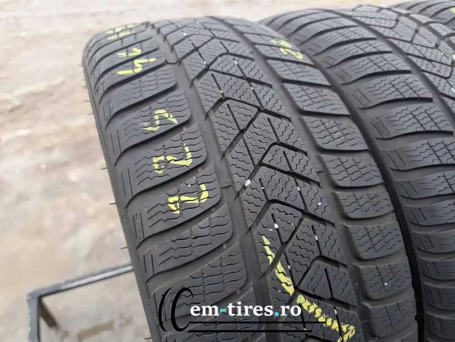 SET 4 Anvelope Iarna 225/40 R19 PIRELLI Sottozero 3 93H