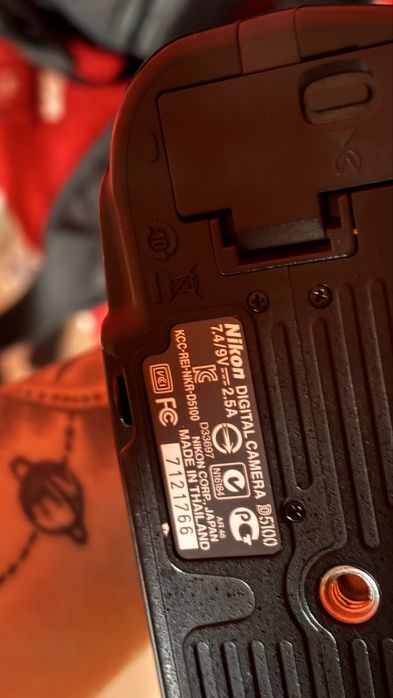 Продавам Nikon D5100