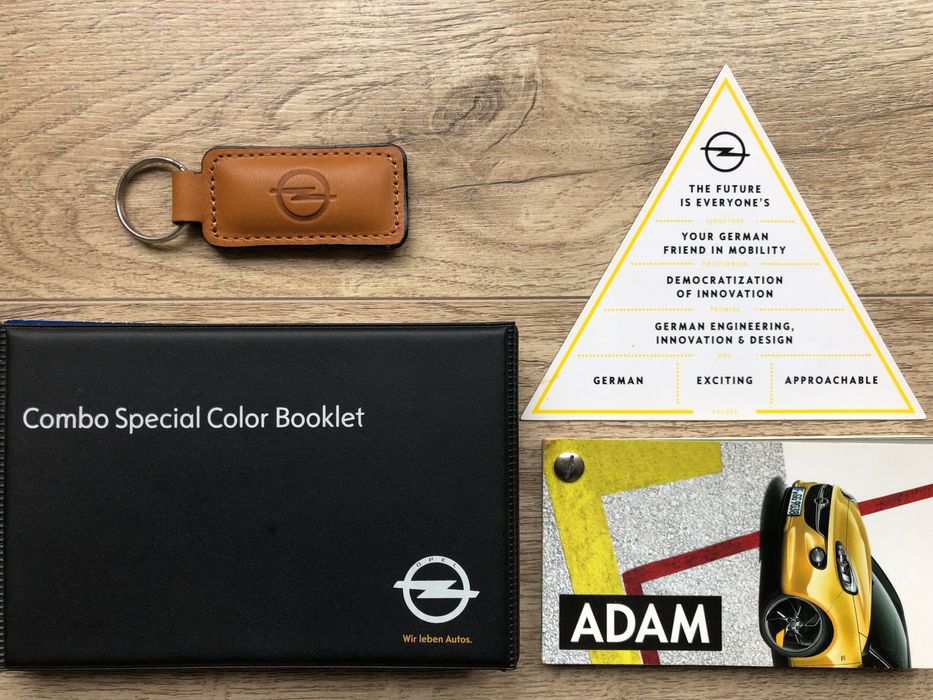 Vand cataloage originle Opel 20 buc in lb romana