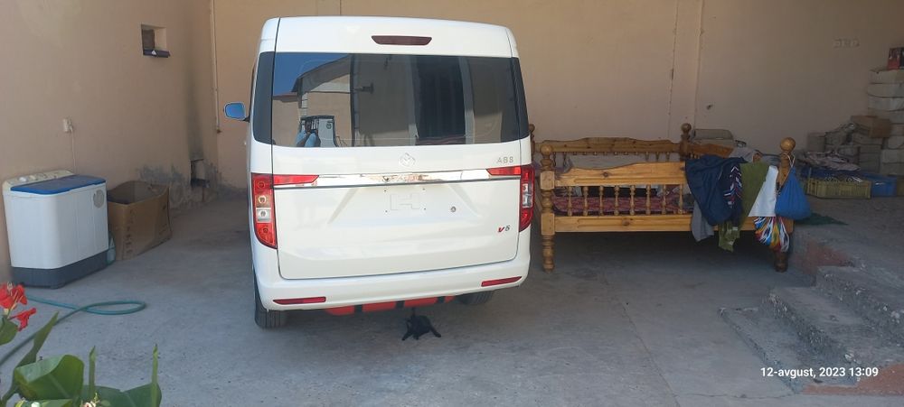 CHANGAN Minivan 2023 Sotiladi