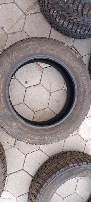 Продам шыны. Бу. 225/60R17.