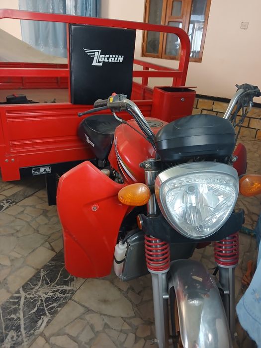 Лочин мотосикл сотилади