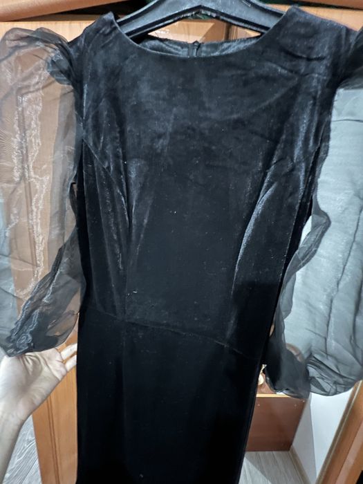 Велюровое черное платье