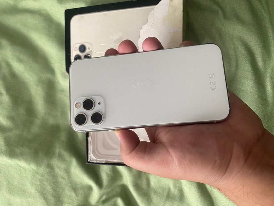 Айфон 11 про, с коробкой.