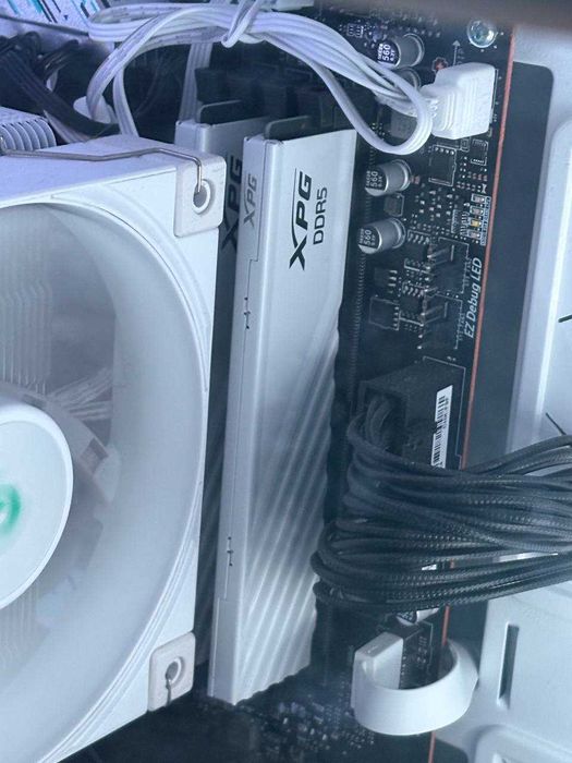 DDR5 ADATA XPG Lancer Blade [AX5U5600C4616G-DTLABWH] 32 ГБ