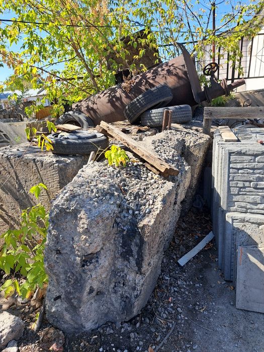 Отдам  Бетонные  Блоки