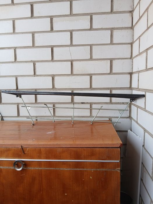 Продам Вешалку настеную