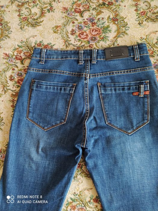 Продам джинсы мужские