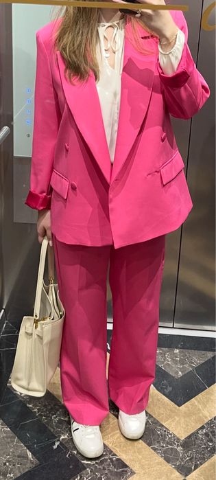 Продам брючный костюм