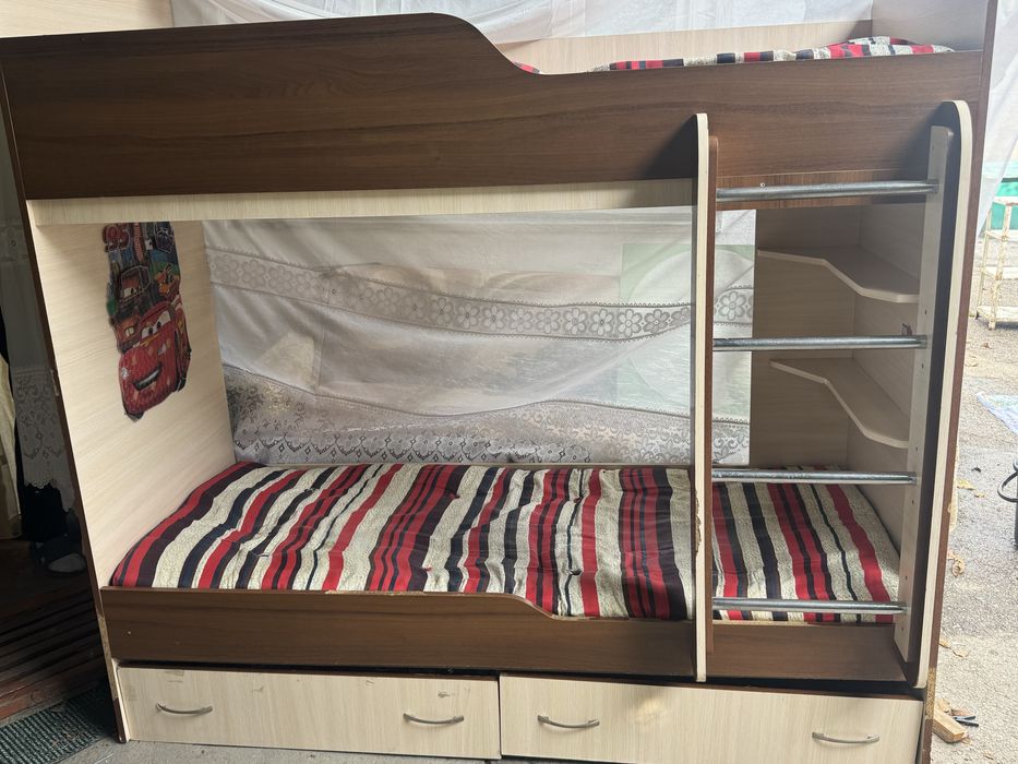 Продам двухъярусную кровать