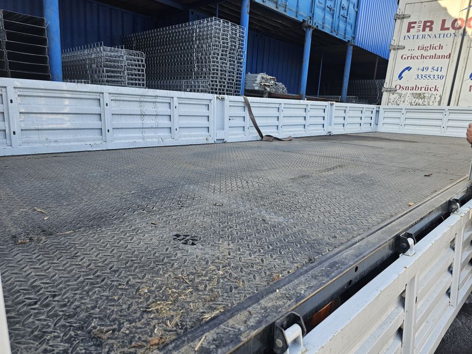 Продам кузов бортовой