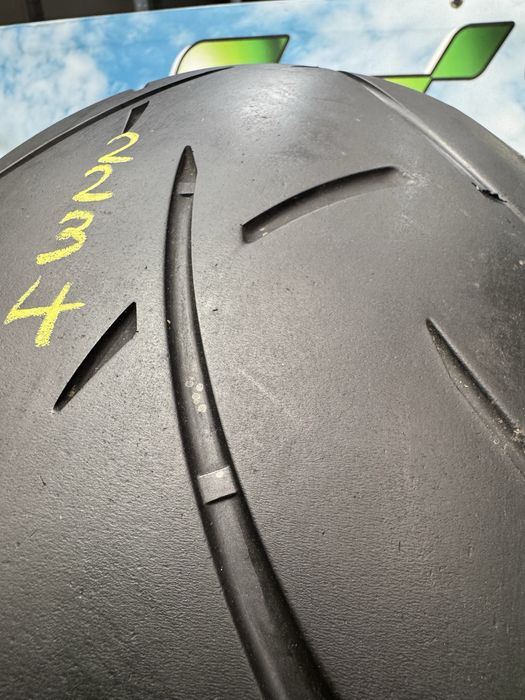 260 40 18 Anvelopa Moto Metzeler Maraton Me888 Cauciuc Spate C2234