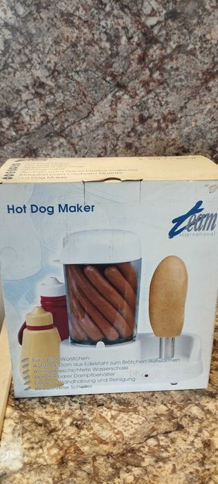 Уред за приготвяне на хот-дог.Малко използван
