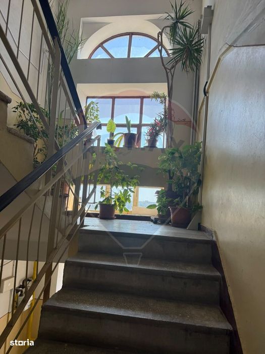 Apartament 3 camere vânzare în zona Capitol Constanta vedere la mare