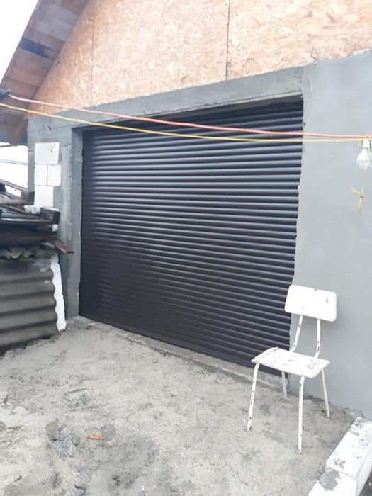 Usi garaj rulou cu lamele din aluminiu