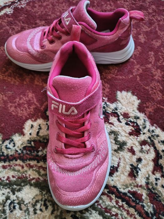 Adidași Fila mărime 33