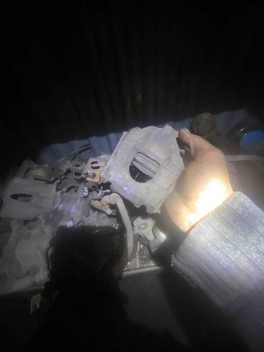 передние суппорта на гольф 2 гольф 3 пассат б 3 б4 вента