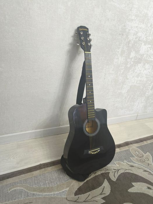 Гитара акустическая бу продам