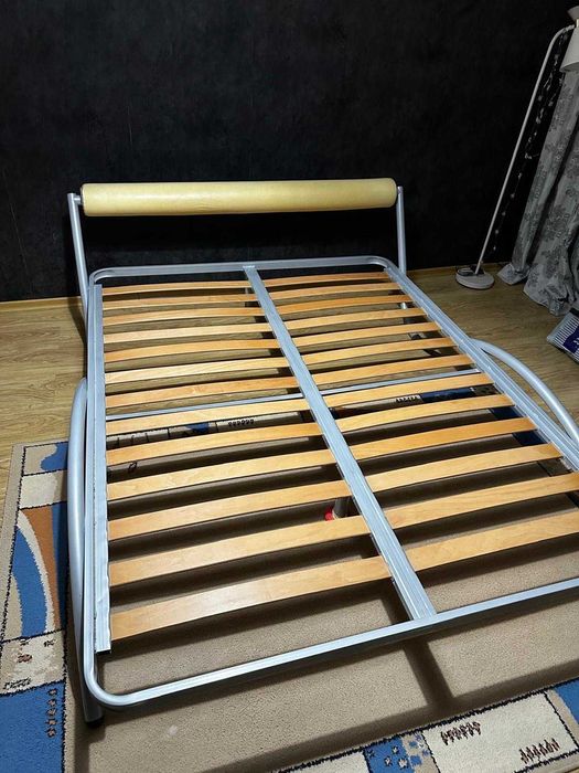 МЕТАЛНО легло спалня с подматрачна рамка 140/200