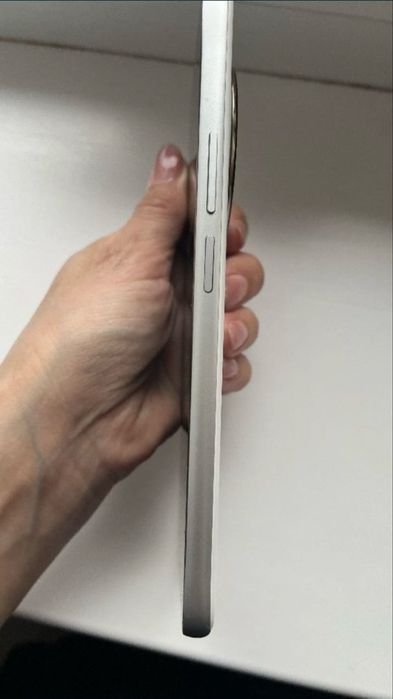 Продам телефон Honor x9c