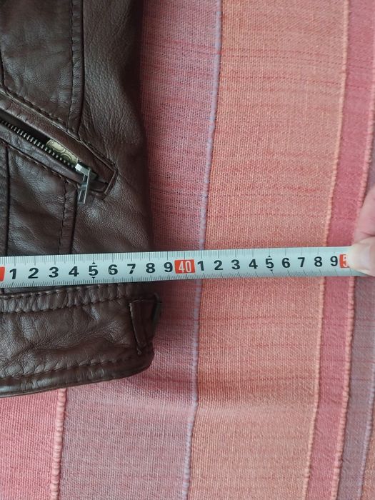 Дамско, кожено яке BERSHKA