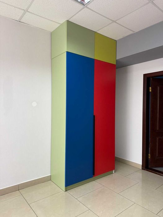 Продаётся стенка и шкаф в идеальном состоянии