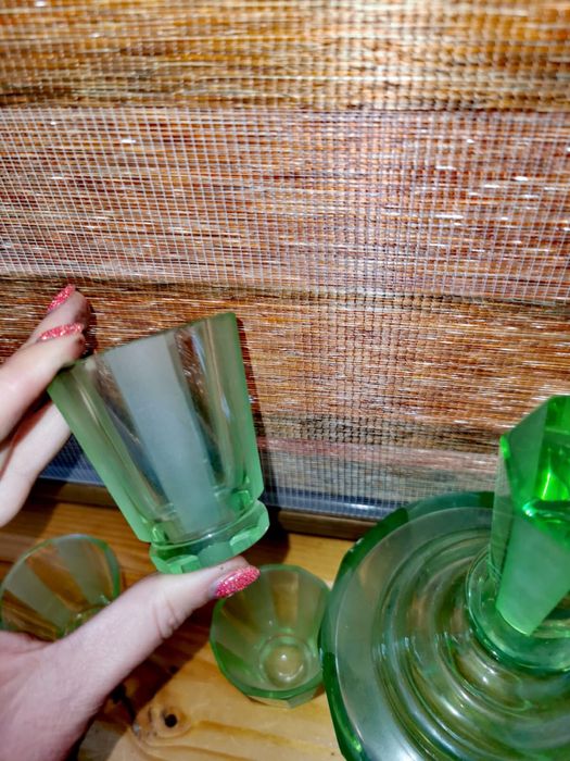 Антикварен сервиз комплект сет за ликьор ръчно шлифован цвят абсент