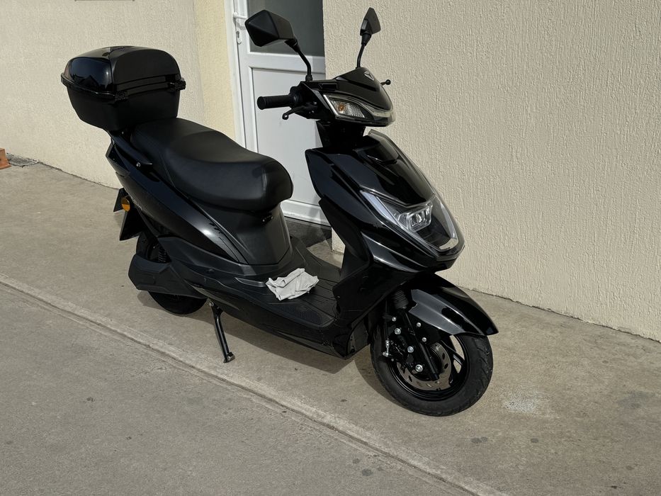 Scuter  electric