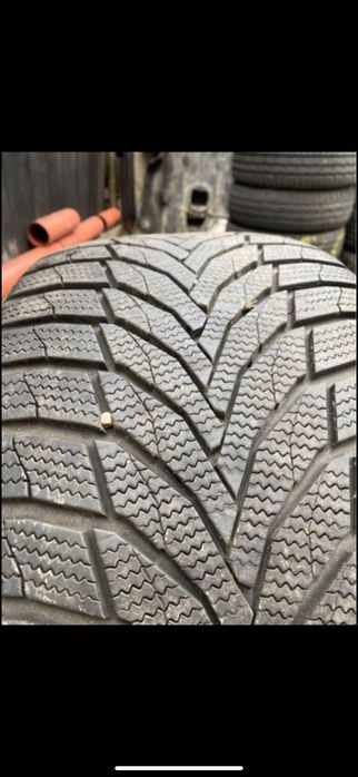 Vand 4 anvelope de iarna R19 in doua dimensiune Nexen