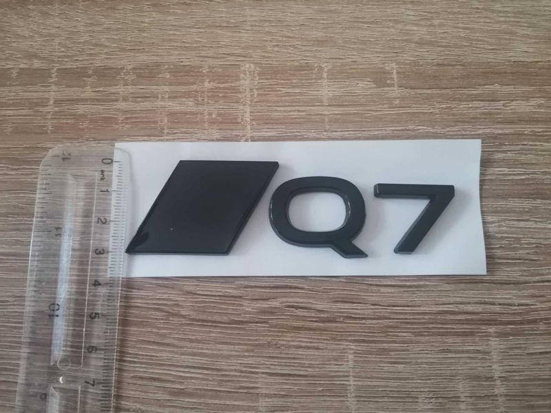 черен гланц емблема Audi Q7 нов стил