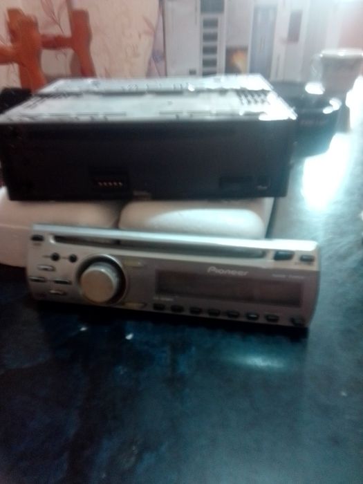 Продам магнитофон для автомобилей пионер рабочий остальное по телефону