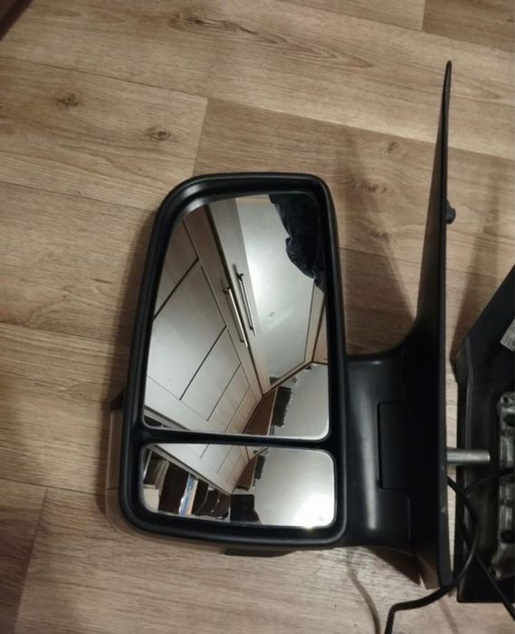 Продам зеркала на Мерседес Спринтер W906 оригинальные