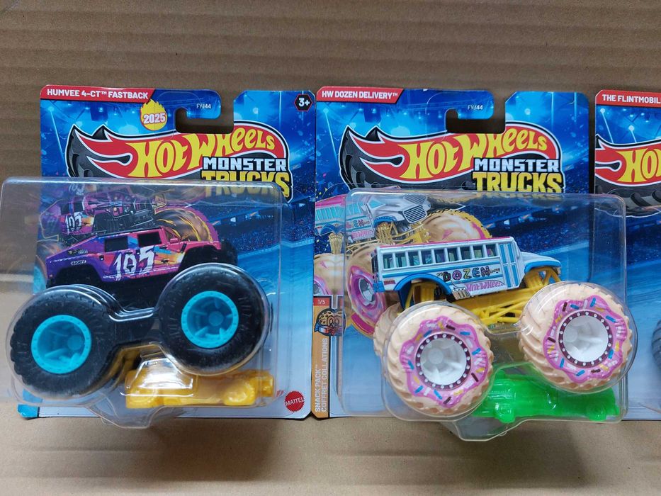 Колички Hot Wheels Monster Trucks / Color shifters / бъги - 15 модела