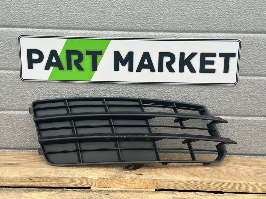 Дясна решетка AUDI A7 C7 4G8807682