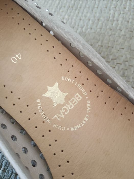 Pantofi Hispanitas NOI din piele întoarsă perforată