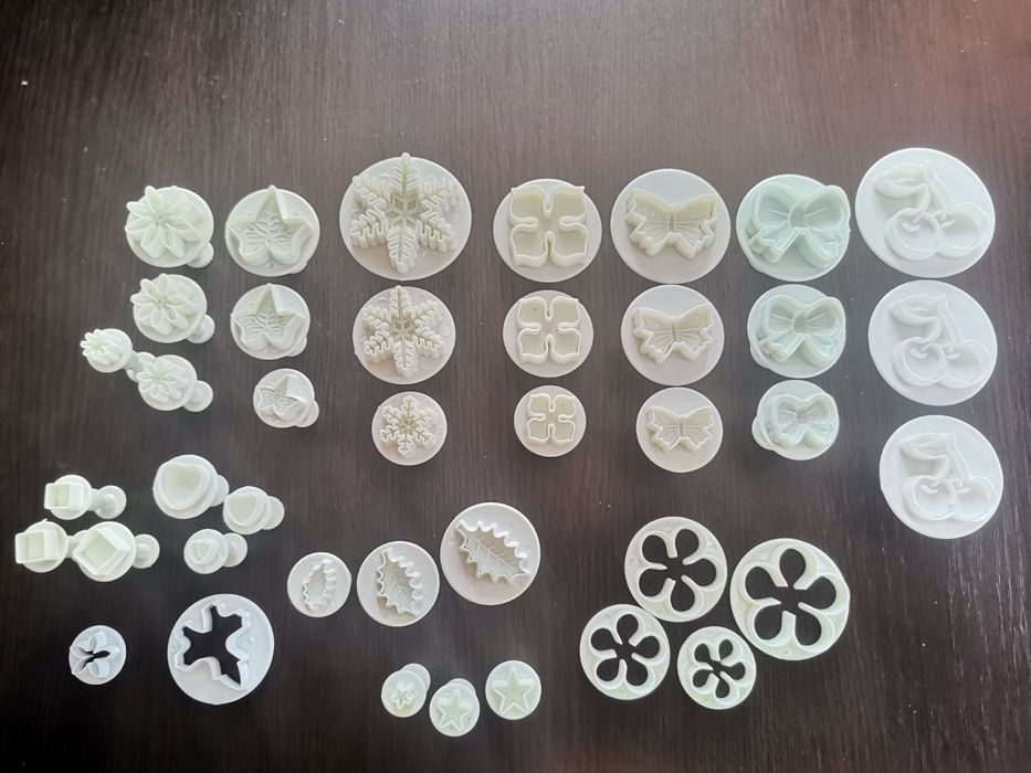 Сет сладкарски принадлежности, резци и молдове