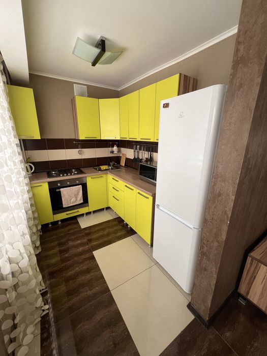 Сдам помесячно двухкомнатную квартиру