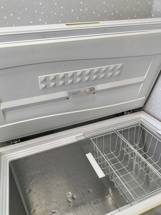 Продам морозильник