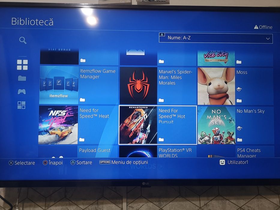 Vând PlayStation 4 slim modat
