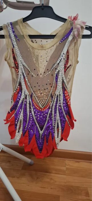 Costum gimnastica