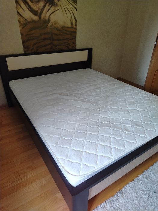 Продам матрас размер 160-200