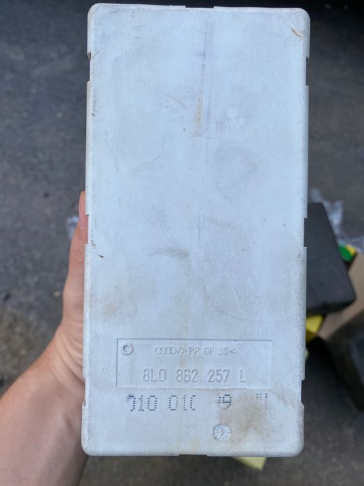 Вакуум помпа централно заключване на Audi A3 8L 4/5 врати