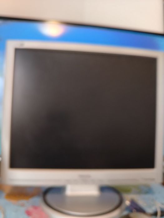 Calculator cu monitor LCD complet