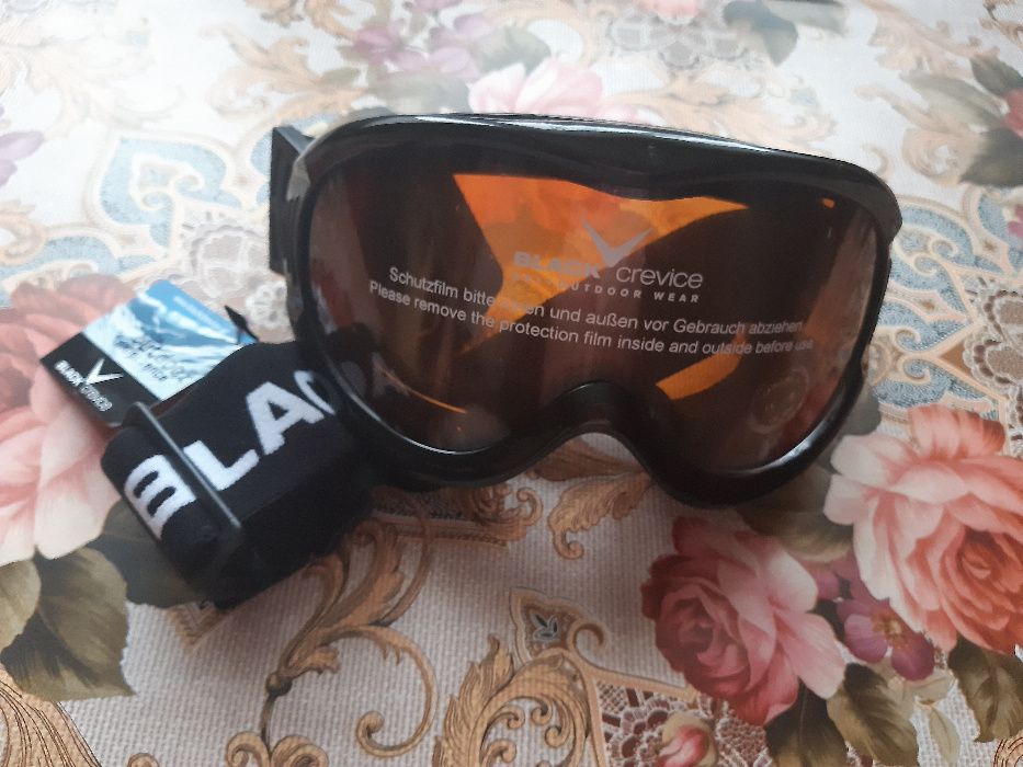 UVEX 52-55 см нова каска ски очила