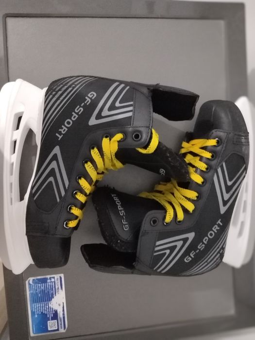 коньки, в хорошем состоянии